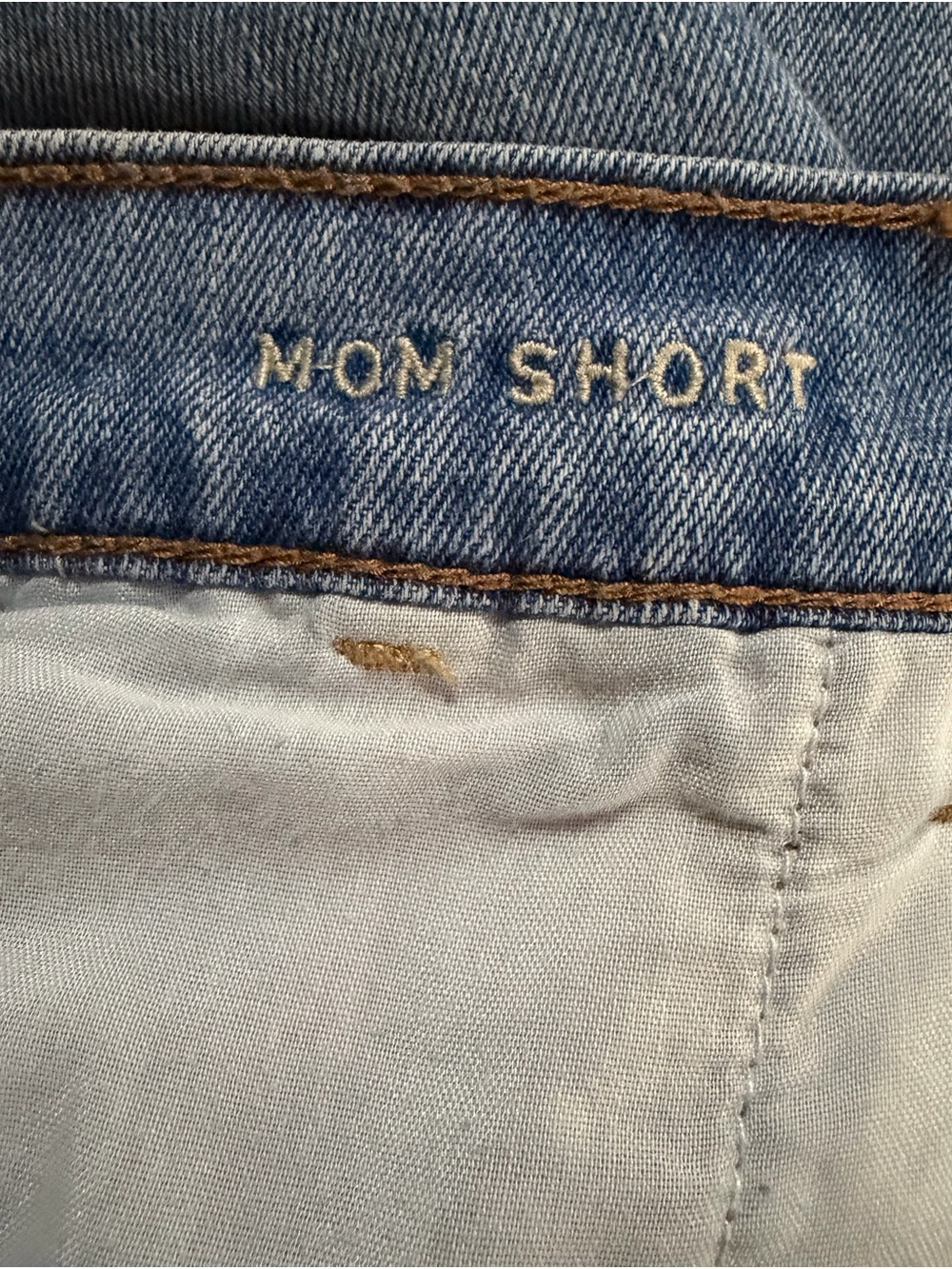 American Eagle Mom Shorts Light Wash Denim Cuffed High Rise Size 8 - Picture 5 of 6